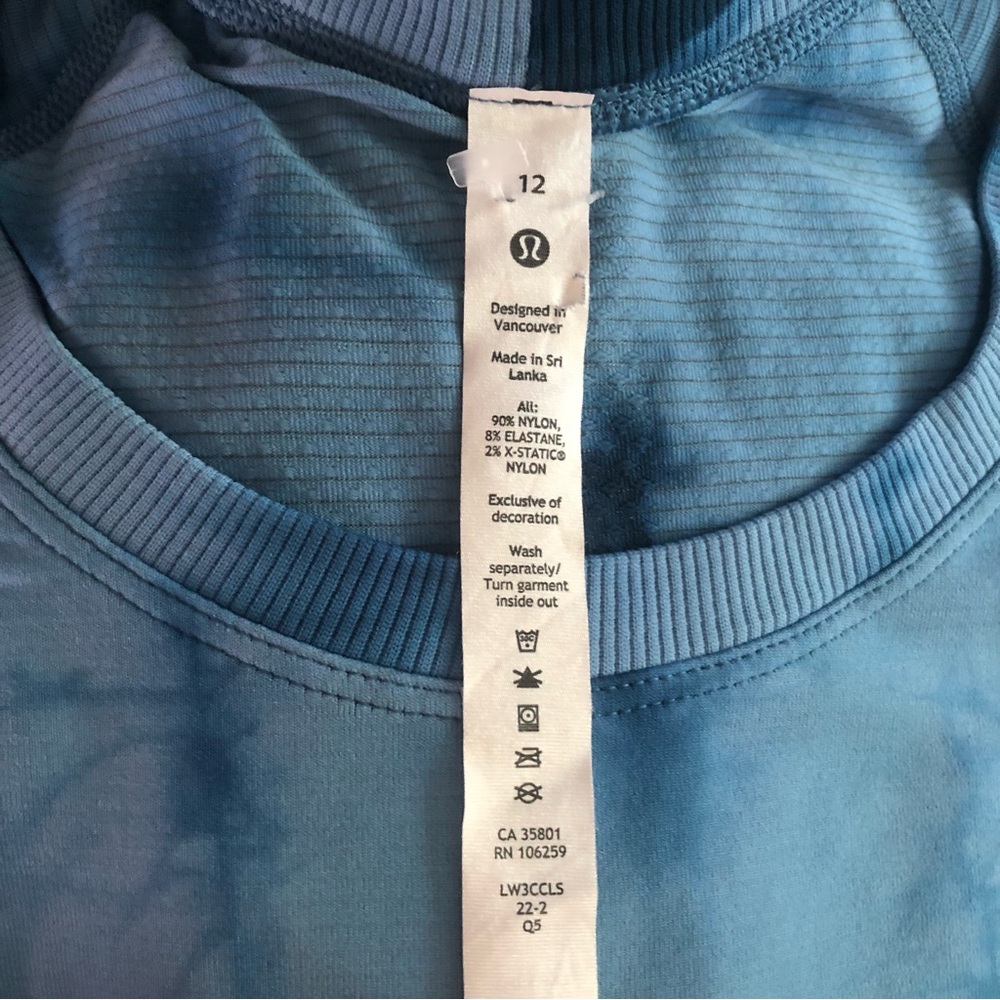 Lululemon Swiftly Tech Short-Sleeve Shirt 2.0 Blue Marble Tie Dye Size 12 - Picture 3 of 4